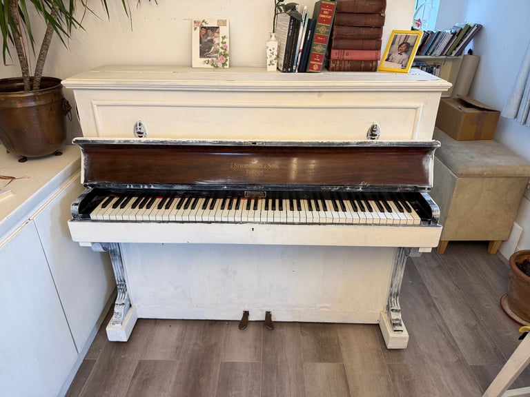 Free piano for parts 