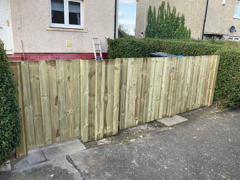 Fence and gate