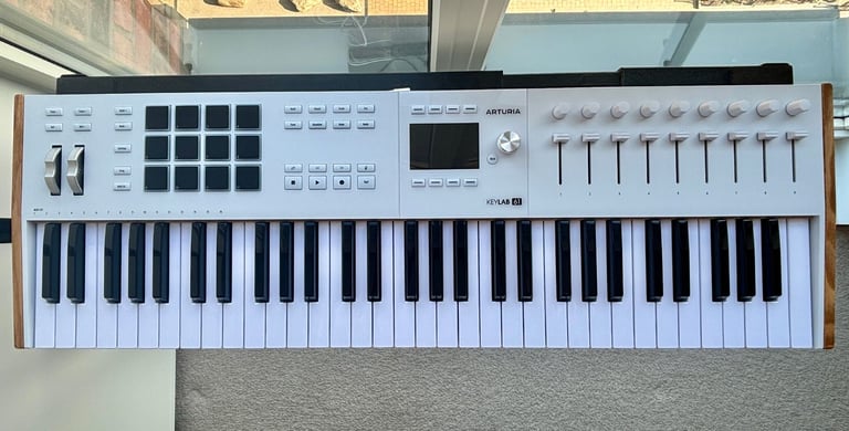 image for Arturia KeyLab 61 MK3 MIDI Keyboard (Brand New, Used Only 2 Times)