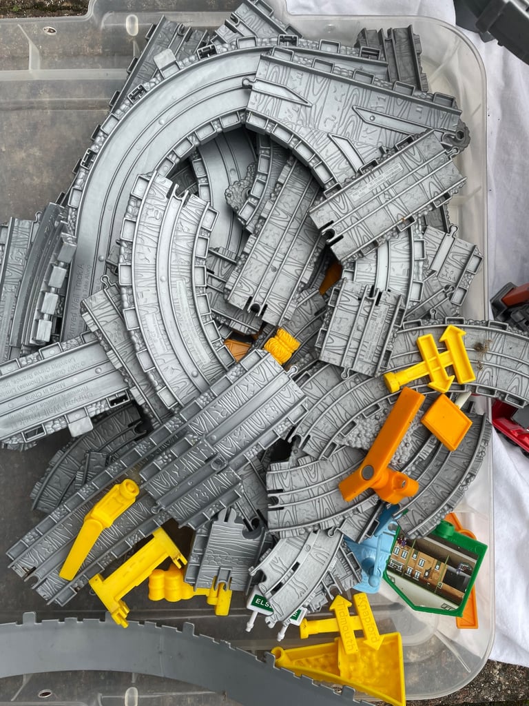 Thomas the tank engine train sets