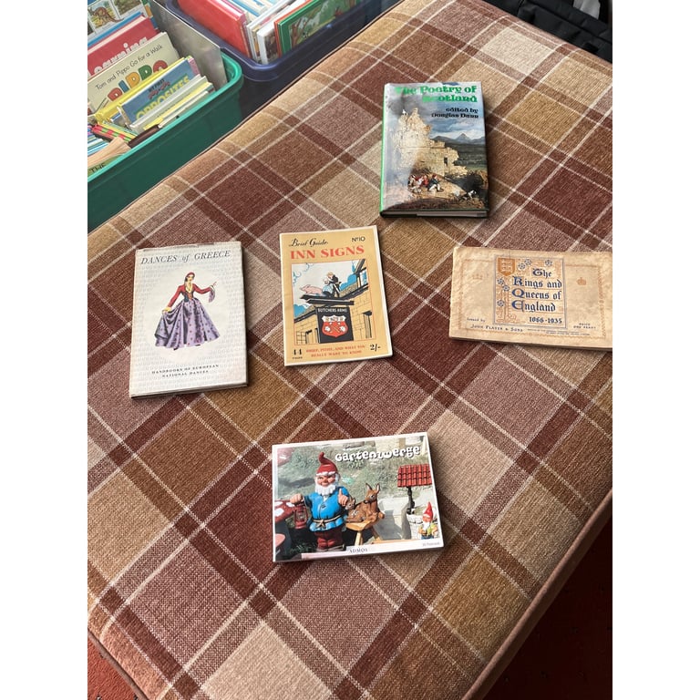 Selection of vintage books  and kings queens of England