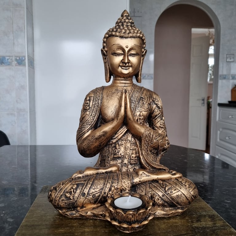 REDUCED PRICS NEW LARGE GOLDEN THAI BUDDAH