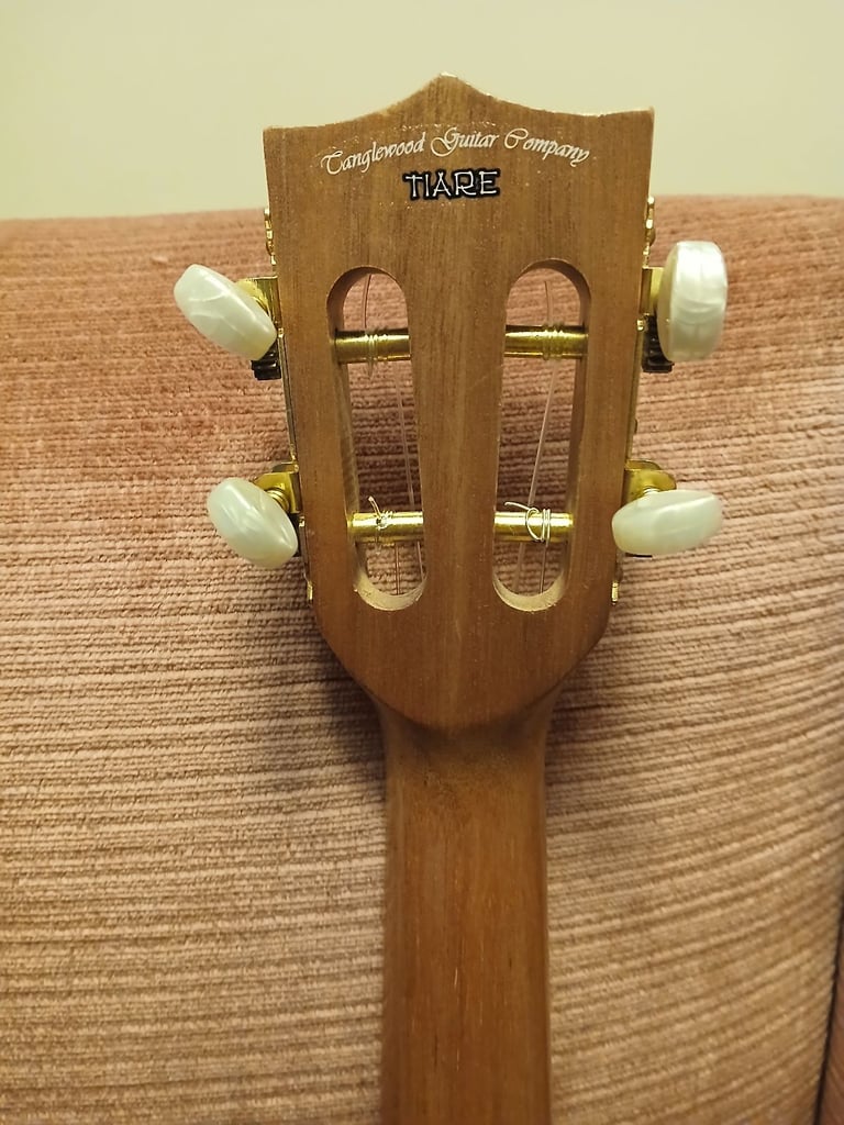 Tangle wood ukulele