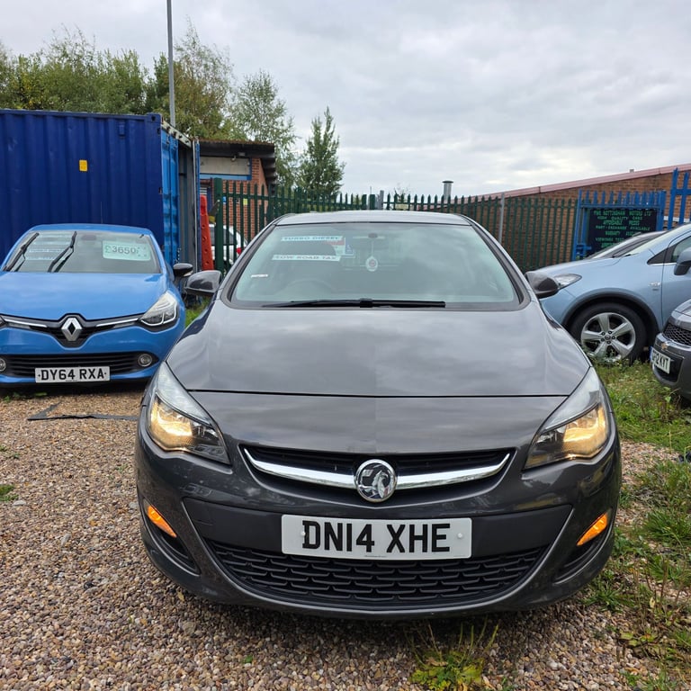 VAUXHALL ASTRA J DESIGN FACELIFT MODEL 1.7 DIESEL 110 BHP YEAR 2014 £20 ROAD TAX PER YEAR HPI CLEAR!