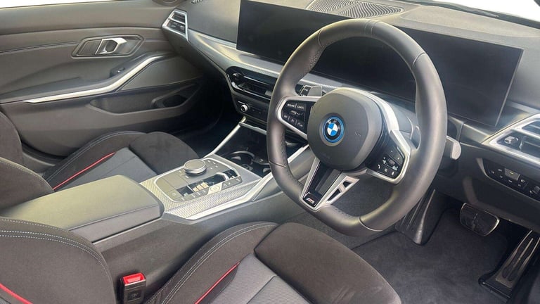 2025 BMW 3 Series 330e 22.3 kWh M Sport 4dr Step Auto SALOON PETROL/ELECTRIC Automatic