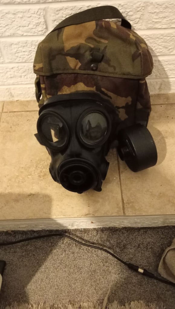 AVON S10 gas mask respirator with haverstack