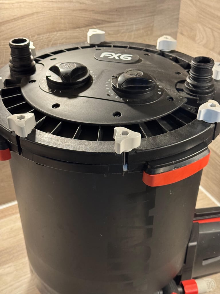 Fish tank filter / DELIVERY FLUVAL FX6 with media and pipes / 