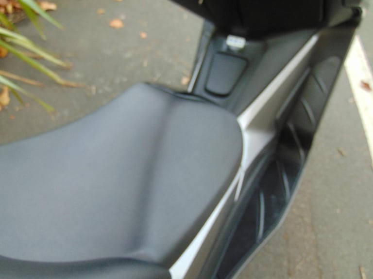 Honda NSS 300 A-D 2016 Forza 300cc Automatic Scooter low miles serviced new MOT 