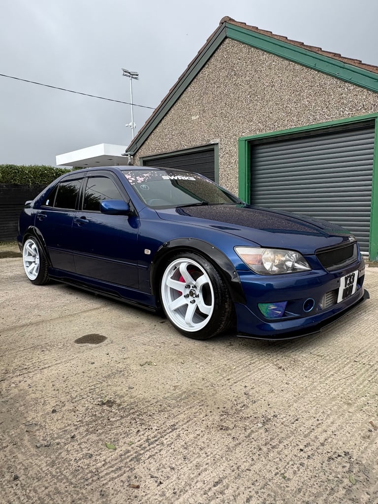 Lexus, IS, Saloon, 2001, Manual, 1988 (cc), 4 doors