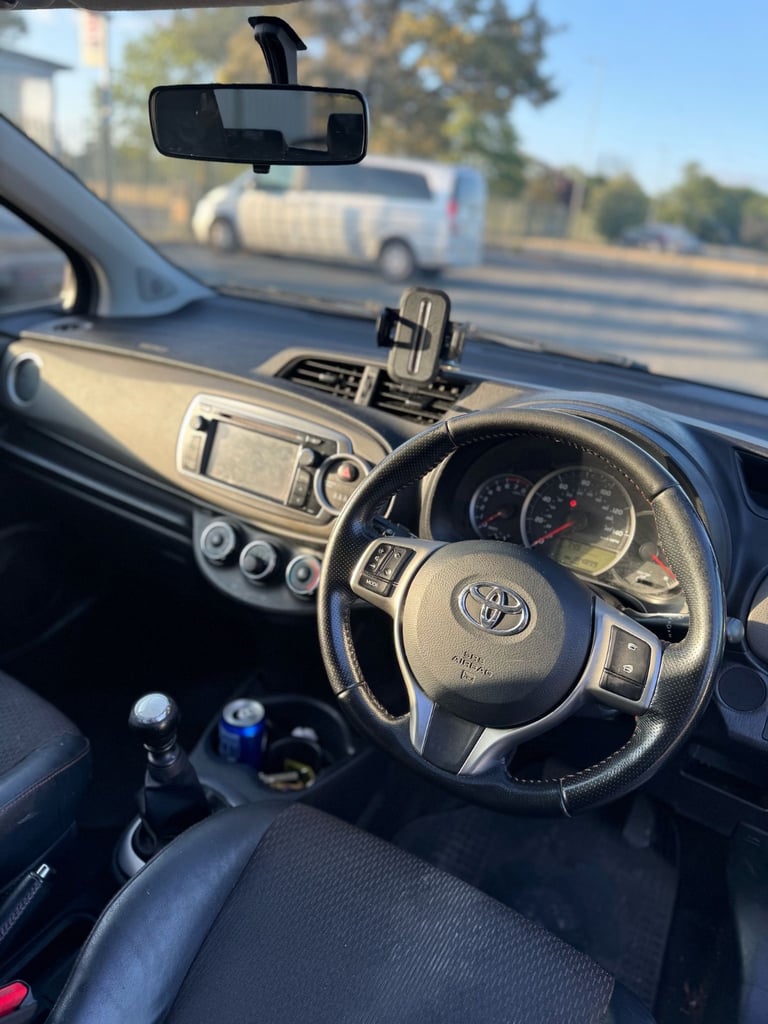 Toyota, YARIS, Hatchback, 2012, Manual, 1329 (cc), 5 doors