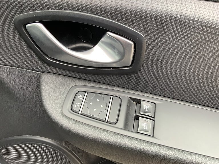 2023 Renault Clio DCI 90 Hatchback Diesel Manual