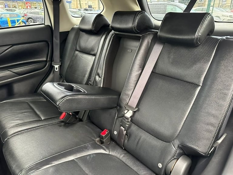 2014 Mitsubishi Outlander 0.0 PHEV GX 4H 5d 162 BHP Estate PETROL/ELECTRIC Semi Automatic