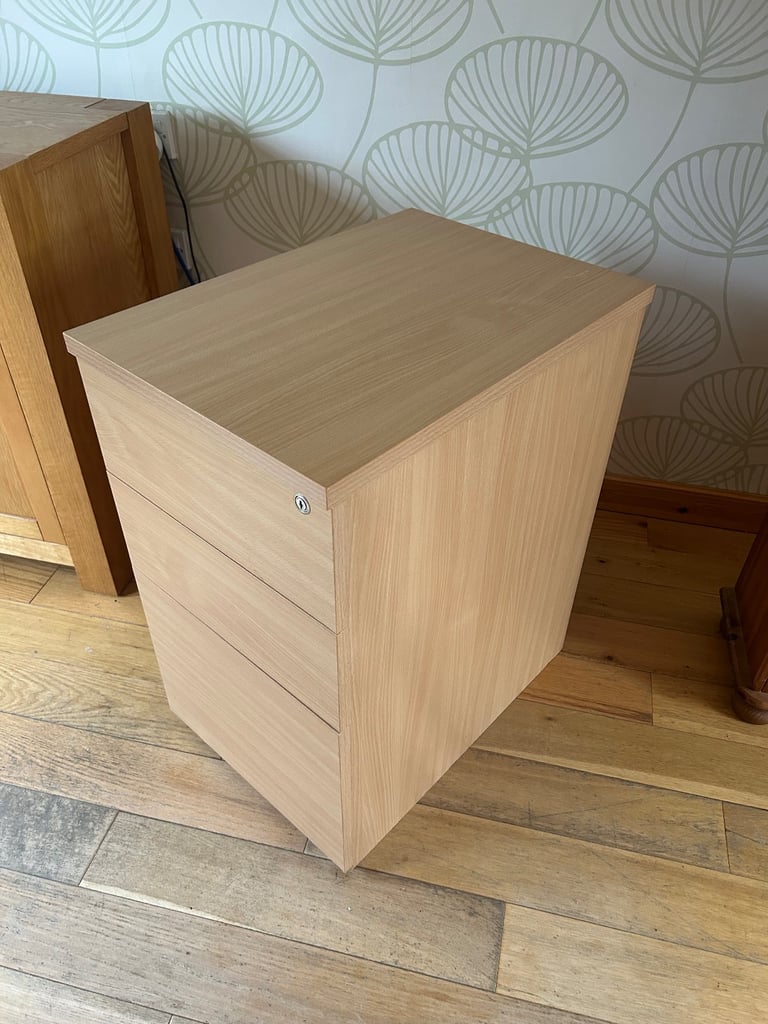 Filing cabinet 42cmx60x72