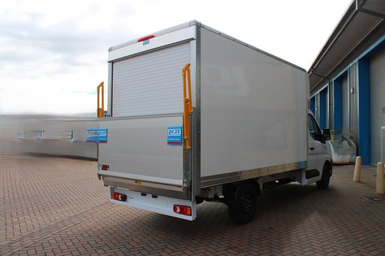 RENAULT MASTER ADVANCE 150BHP 4.1 METER LUTON VAN WITH TAIL LIFT BRAND NEW MODEL