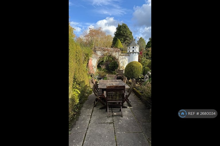 image for 1 bedroom flat in All Bills Included Glossop Road, Charlesworth, SK13 (1 bed) (#2680034)