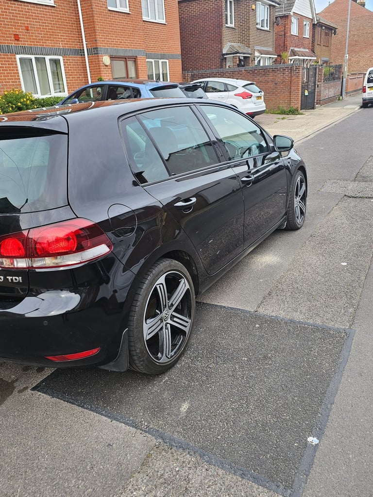 Volkswagen, GOLF, Hatchback, 2011, Manual, 1968 (cc), 5 doors