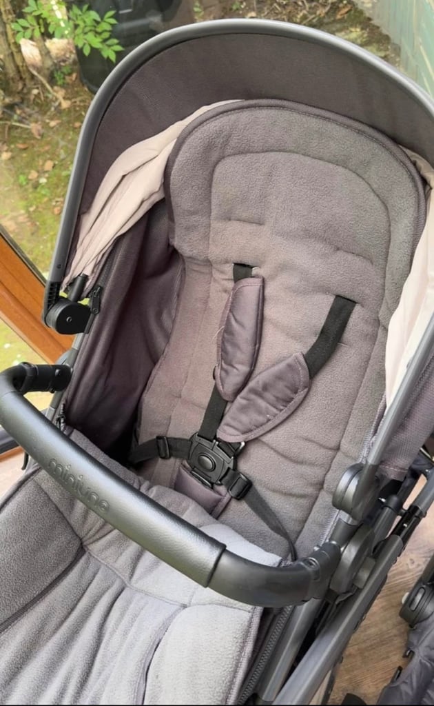Miniuno Toura Special Edition Car Seat Travel System - Gunmetal Grey