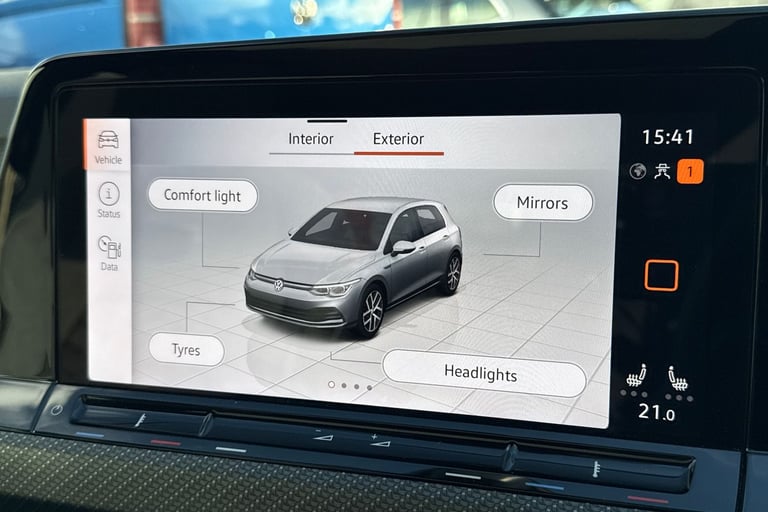 2024 Volkswagen Golf 1.5 eTSI 150 R-Line 5dr DSG Ã¢Â­ÂSunroof, Winter Pack, 18 Bergamo Alloys Ã ...