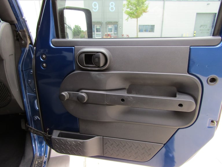  Jeep Wrangler  3.8 V6 SOFT TOP TRAIL RATED 4X4 3DR LHD 4x4 Petrol Manual