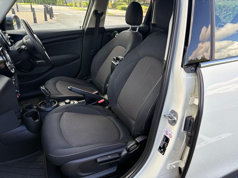 2020 MINI Hatch 5-Door Hatch Cooper Classic HATCHBACK Petrol Automatic