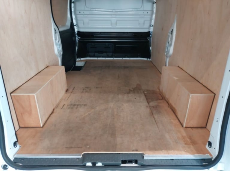 Renault, TRAFIC, Panel Van, 2024, Manual, 1997 (cc)