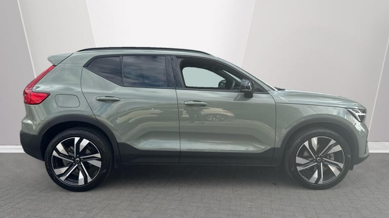 2025 Volvo XC40 Plus, B4 Mild hybrid, Petrol, Dark Estate Petrol Automatic