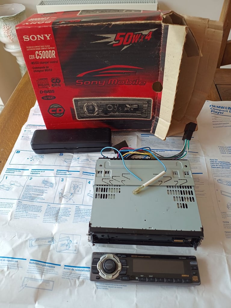 image for Sony CDX-C5000R Radio and CD player
