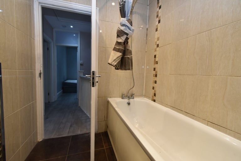 5 bedroom house in London, NW11