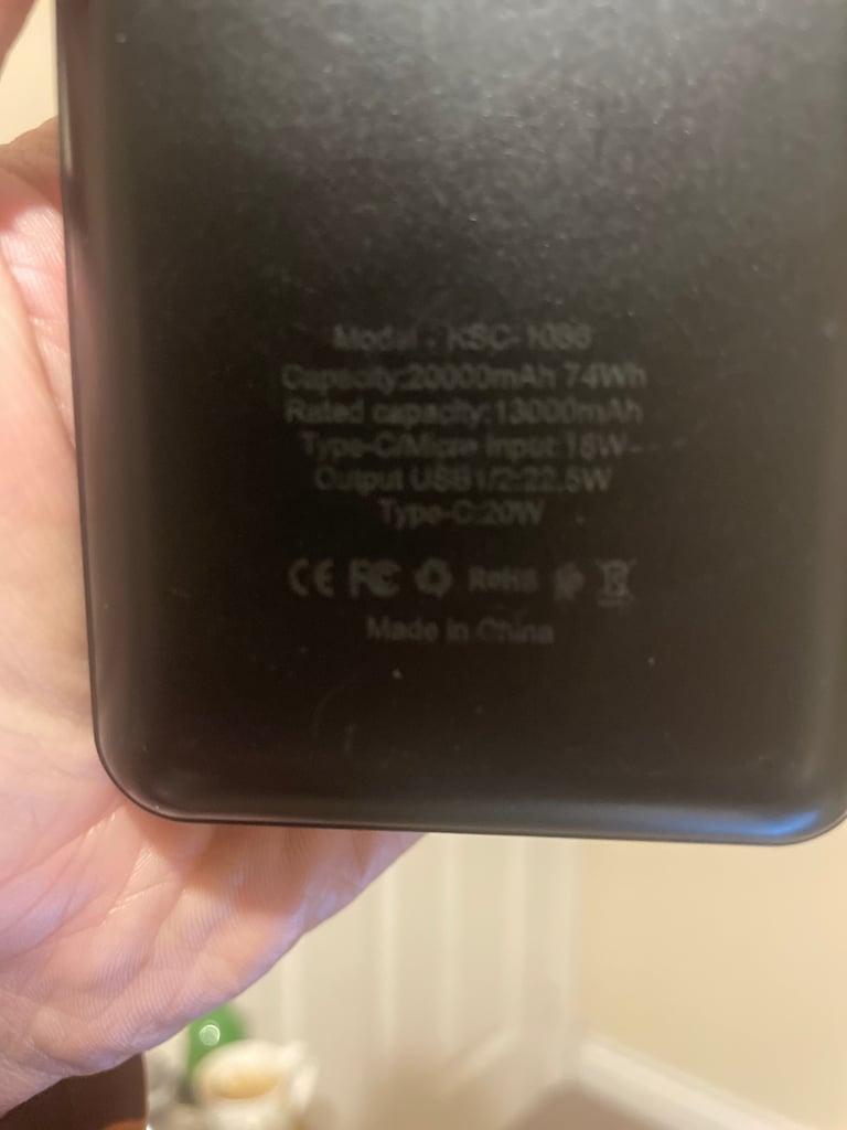 Powerbank fast and holds its charge 20000 MaH