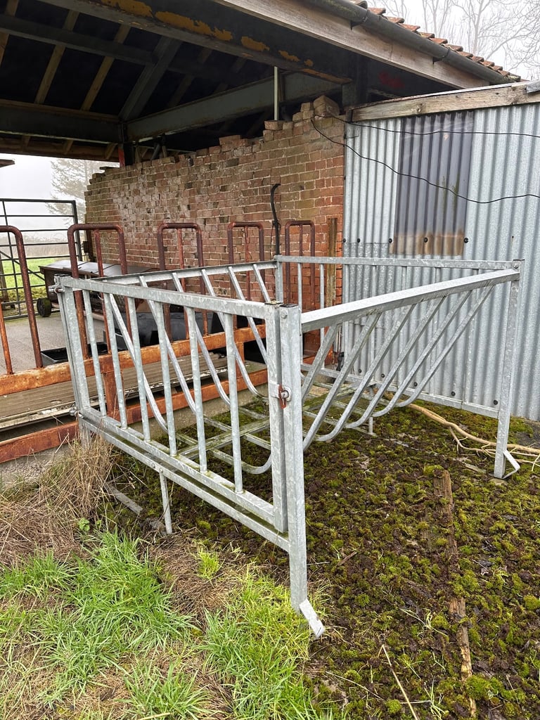 image for Galvanised bale cradle feeder