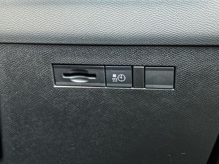 2024 Vauxhall Astra 115kW Ultimate 54kWh 5dr Auto Hatchback Electric Automatic