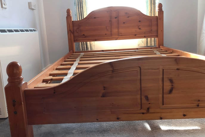 Solid pine double bed (can deliver)