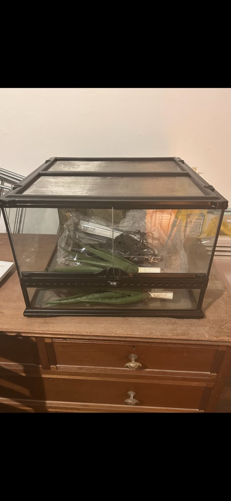 Vivarium with full accessories 