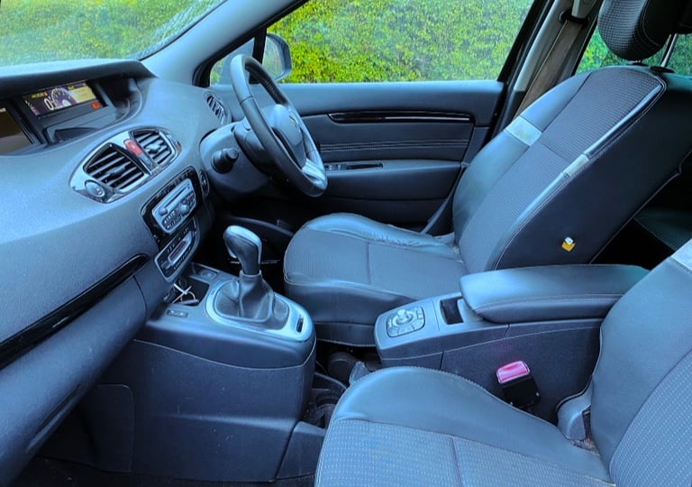 Scenic AUTOMATIC 7seaters family car satnav 
