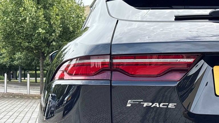 2023 Jaguar F-Pace 2.0 D200 R-Dynamic HSE Black 5dr Auto AWD ESTATE DIESEL Automatic