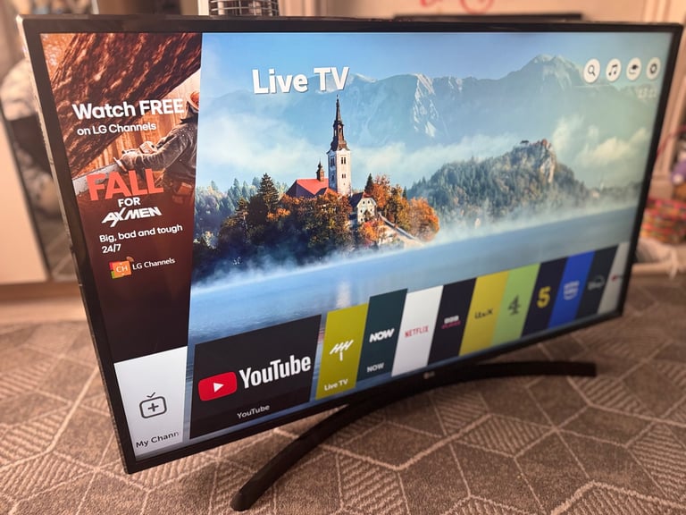 image for ✅LG 43” smart 4_K whit tv table free 