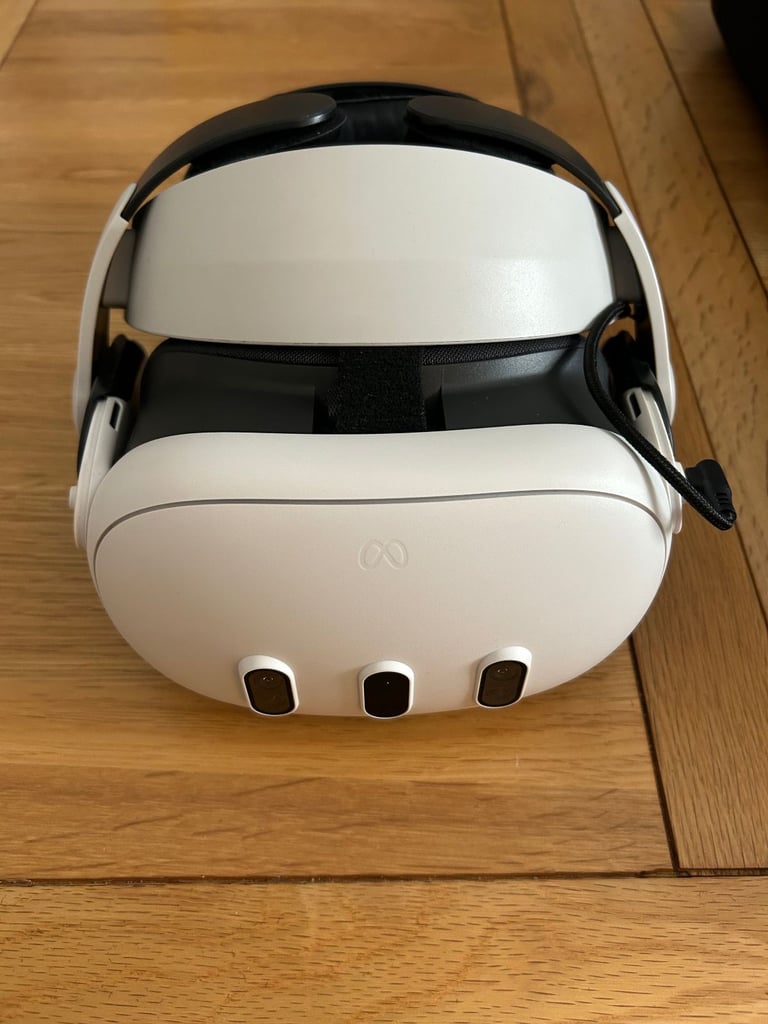 Meta Quest 3 512GB + Accessories