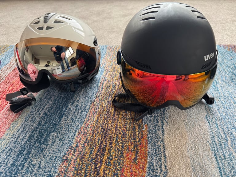 Ski helmets 