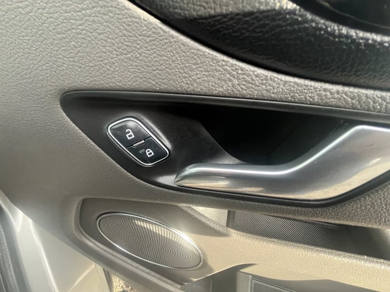 2022 Ford Tourneo Custom 2.0 EcoBlue 130ps L/R 8 Seater Titanium Auto MPV DIESEL Automatic