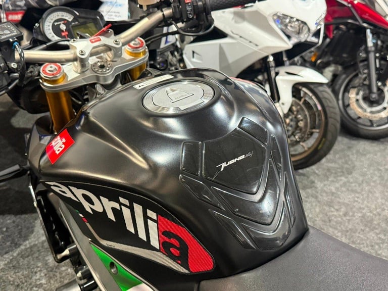 2011 Aprilia Tuono V4 R APRC