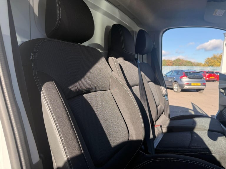 2024 Renault Trafic 2.0 dCi Blue LL30 Extra Panel Van 5dr Diesel Manual L2 H1 Euro 6 (s/s) (130 P...