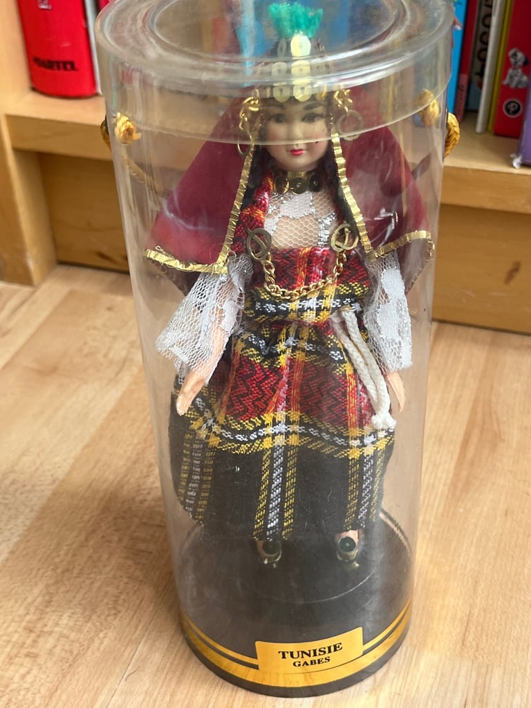 Vintage souvenir dolls 