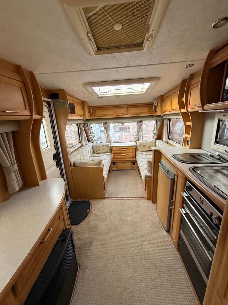 Elddis Odyssey 544 Fixed Bed Side Washroom