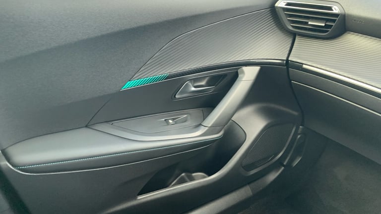 2022 Peugeot 2008 1.5 BlueHDi Allure Premium SUV 5dr Diesel Manual Euro 6 (s/s) (110 ps) SUV Dies...