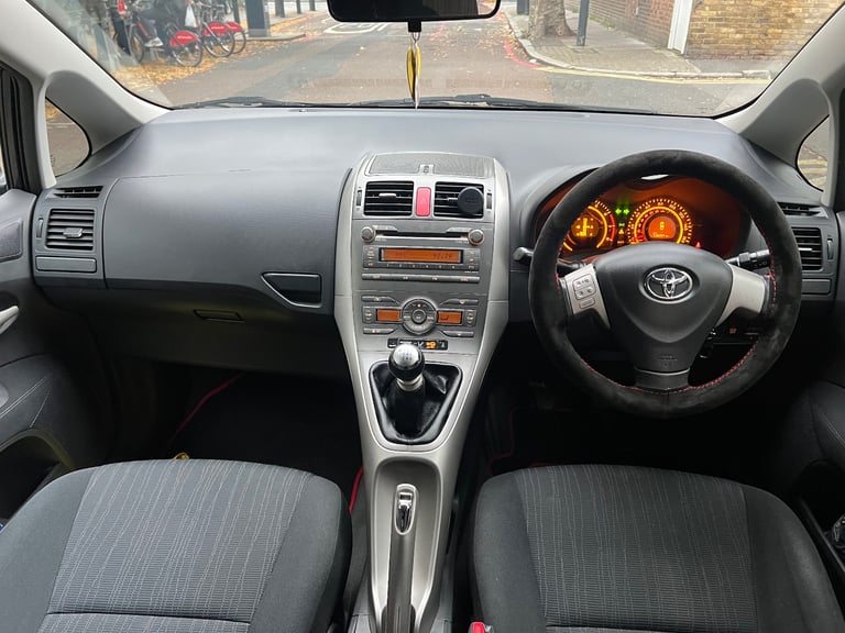 Toyota, AURIS, Hatchback, 2009, Manual, 1329 (cc), 5 doors