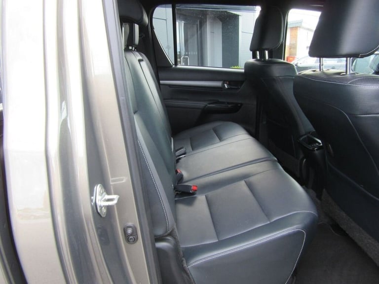 2024 Toyota Hilux 2.8 D-4D Invincible X Pickup Double Cab 4dr Diesel Auto 4WD Euro 6 (s/s) (2 PIC...