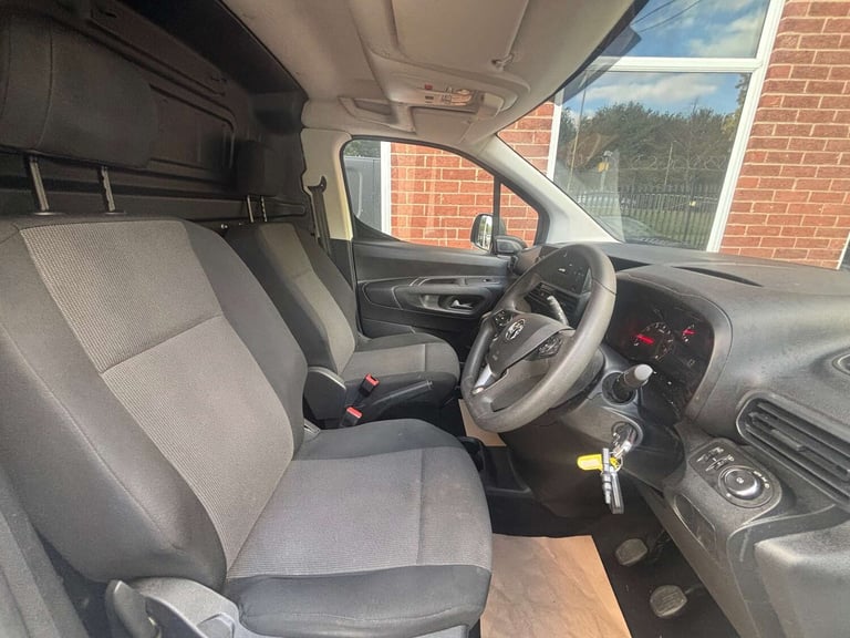 2021 Vauxhall Combo 1.5 Combo 2000 Sportive S/S Panel Van Diesel Manual