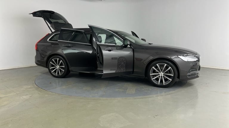 2021 Volvo V90 Momentum, B4 mild hybrid Estate Petrol Automatic