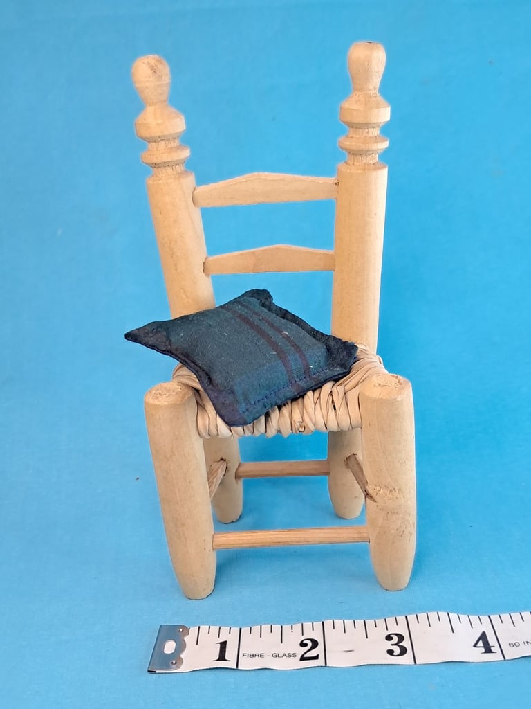 Vintage  mini chair with pilow 6-inch. (Can bee for dolls house). As seen. 