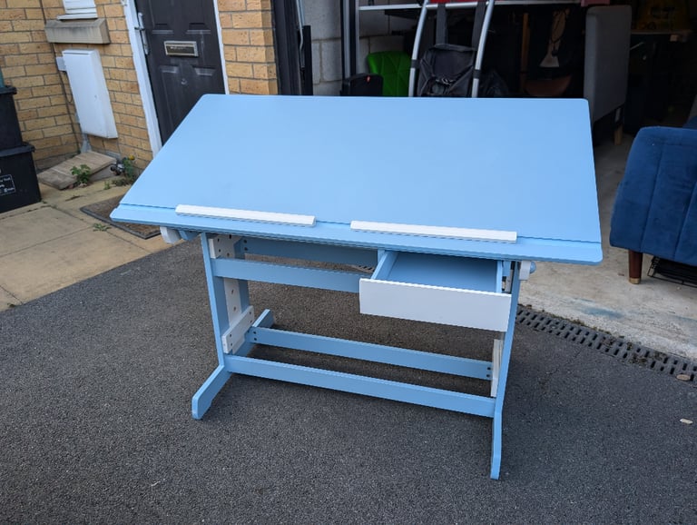 2x Children's Adjustable Desks